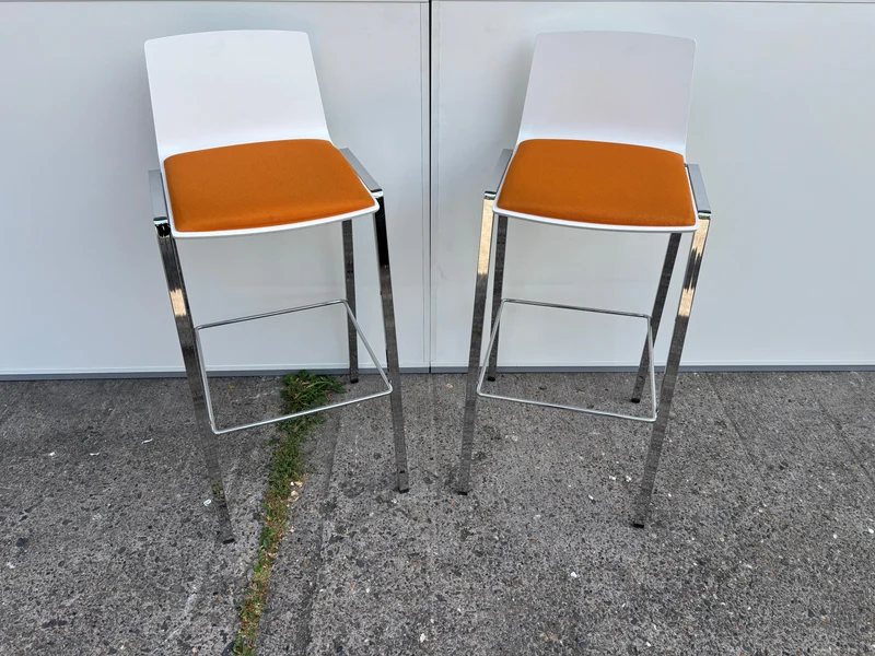 König & Neurath Hocker Weiß / Orange