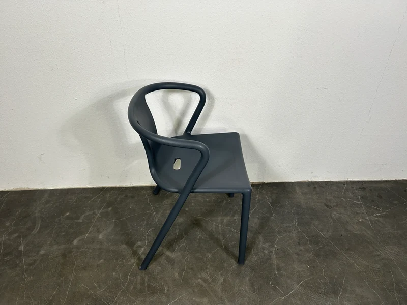 Magis Air Armchair Konferenzstuhl Anthrazit