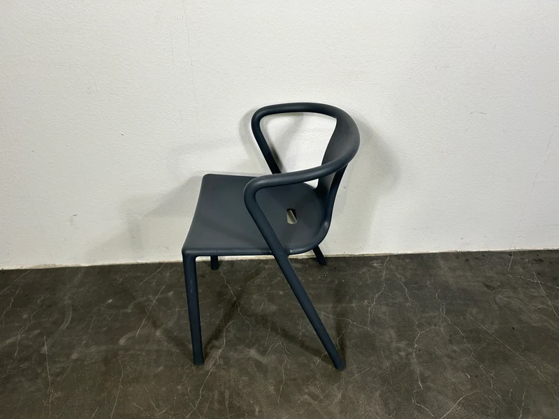 Magis Air Armchair Konferenzstuhl Anthrazit