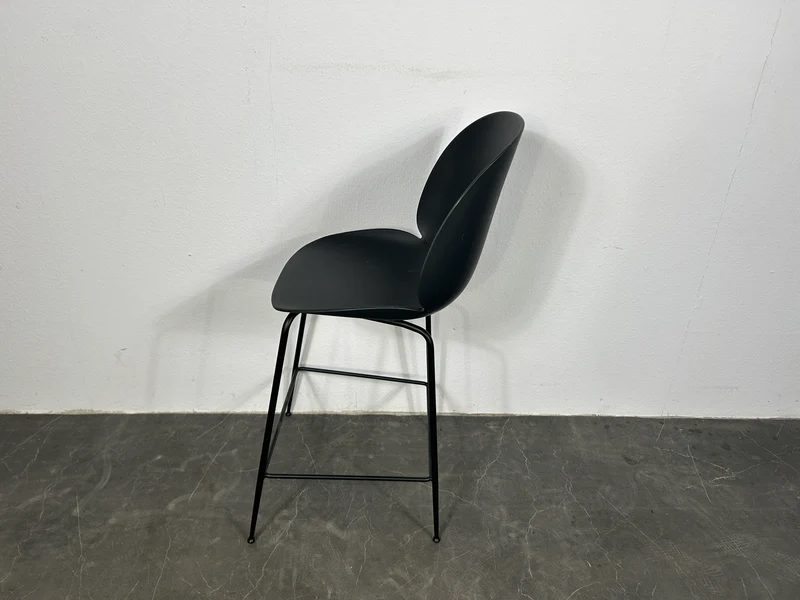 Gubi Beetle Barhocker Schwarz
