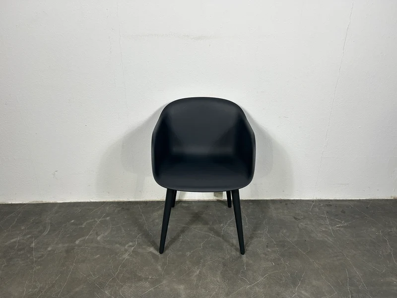 Muuto Fiber Wood Konferenzstuhl Schwarz