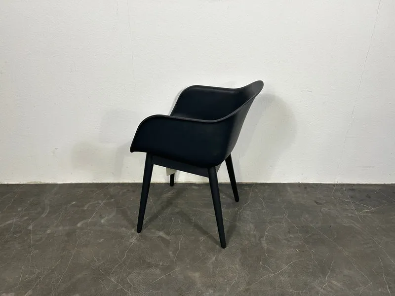 Muuto Fiber Wood Konferenzstuhl Schwarz