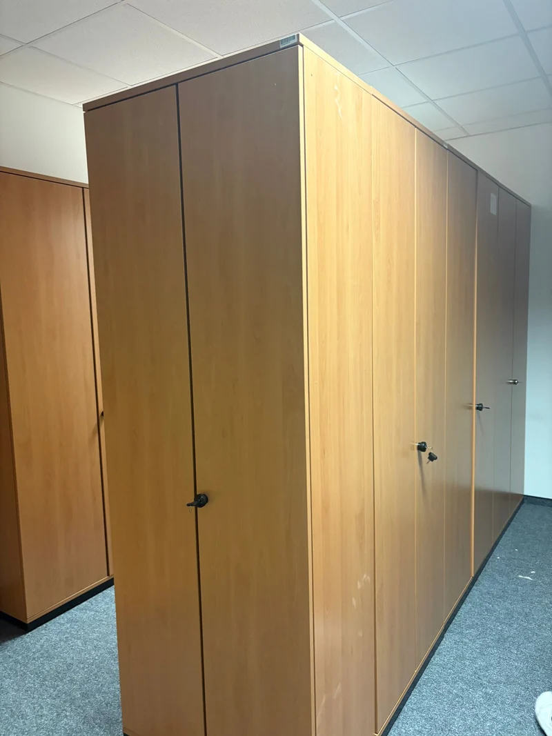 Steelcase Wandschrank Buche/Anthrazit