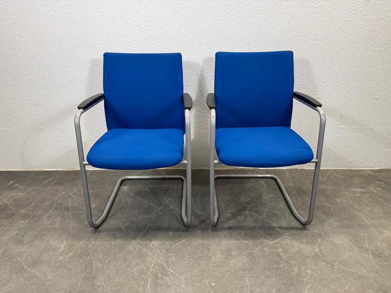 Konferenzstuhl Freischwinger Blau