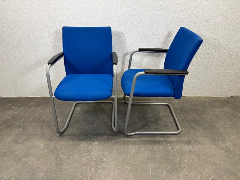 Konferenzstuhl Freischwinger Blau