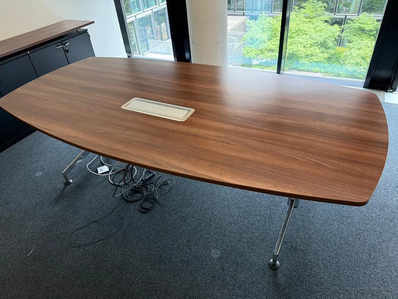 Steelcase Konferenztisch Nussbaum