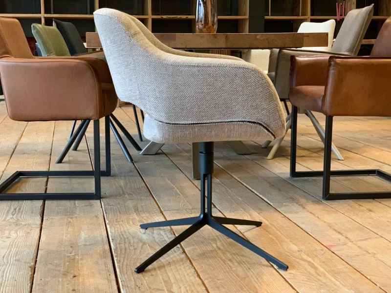 Schalenstuhl S182G