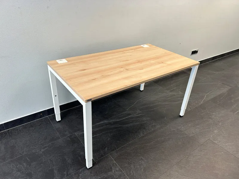 NowyStyl manuell höhenverstellbarer Schreibtisch Esche