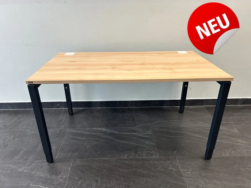NowyStyl manuell höhenverstellbarer Schreibtisch Esche
