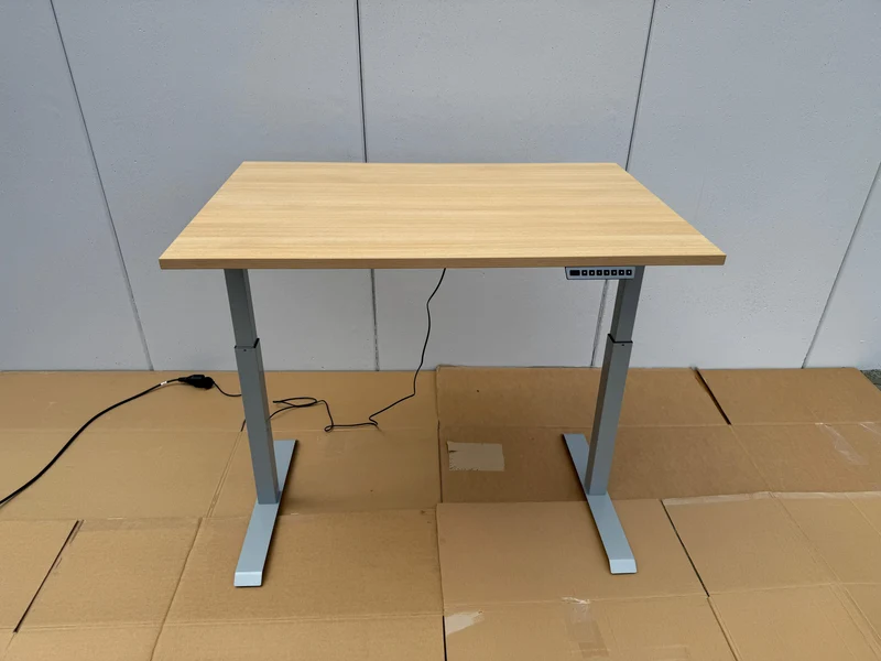 Elektrisch höhenverstellbarer Schreibtisch Eiche