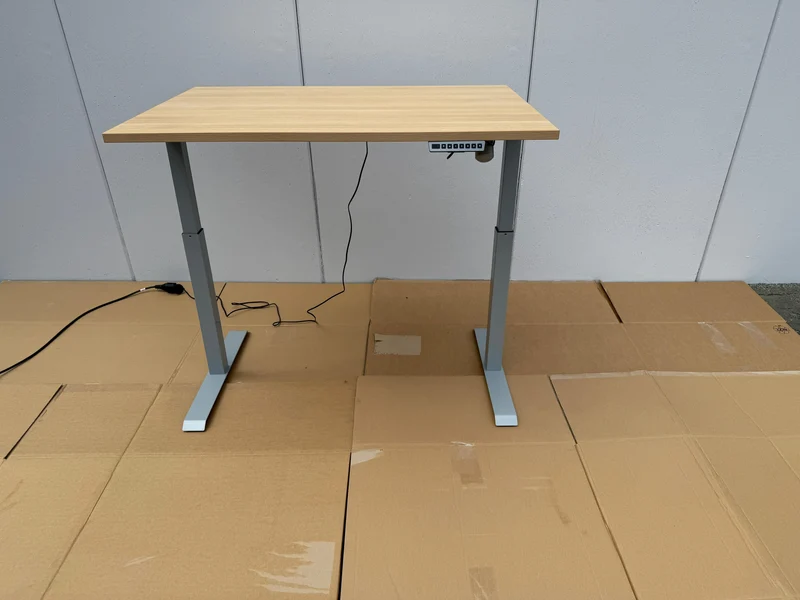 Elektrisch höhenverstellbarer Schreibtisch Eiche