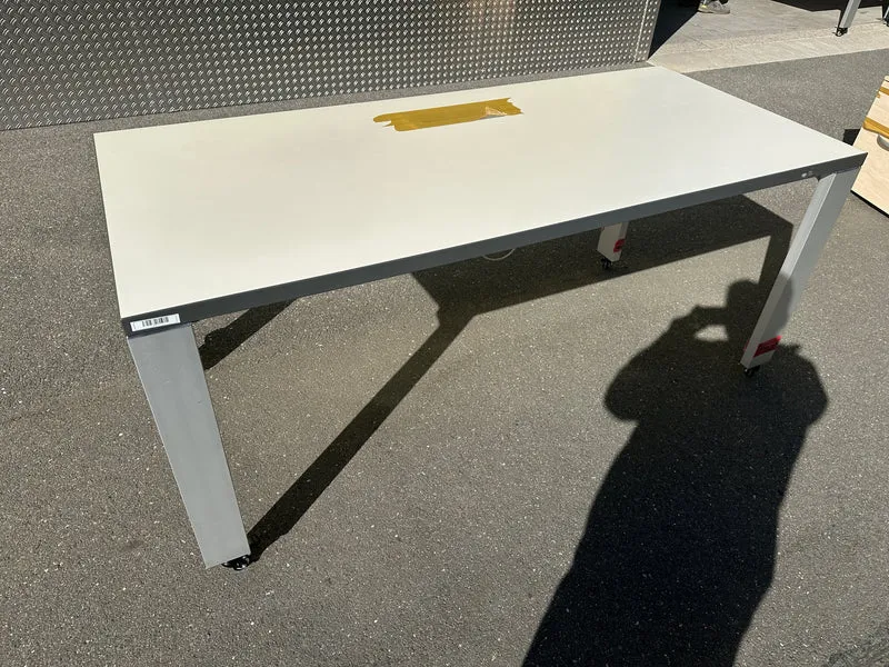 Haworth Konferenztisch auf Rollen