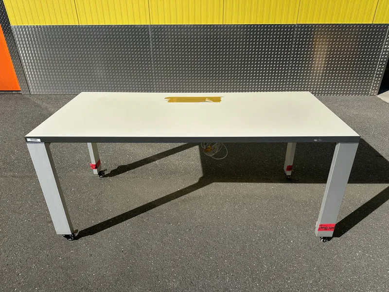 Haworth Konferenztisch auf Rollen