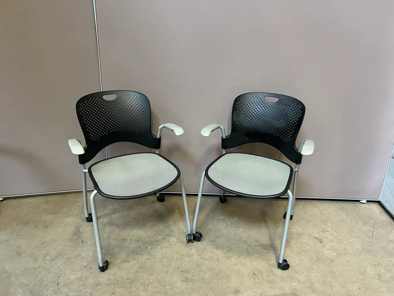 Herman Miller Quo Konferenzstuhl mit Rollen