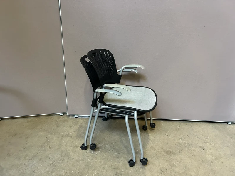 Herman Miller Quo Konferenzstuhl mit Rollen