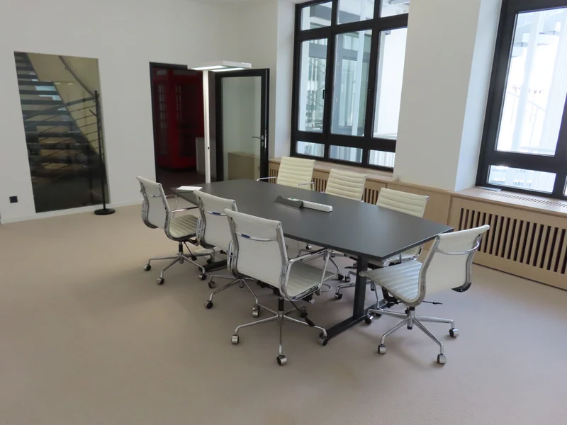 Konferenzstuhl Weiß