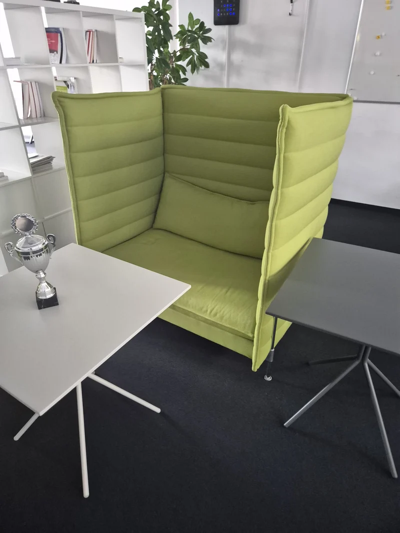Vitra Alcove Highback Sofa Love Seat Grün