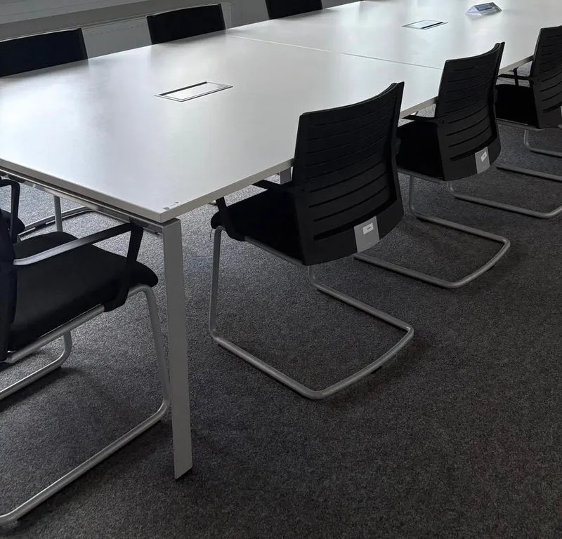 Steelcase XXL Konferenztisch Weiß
