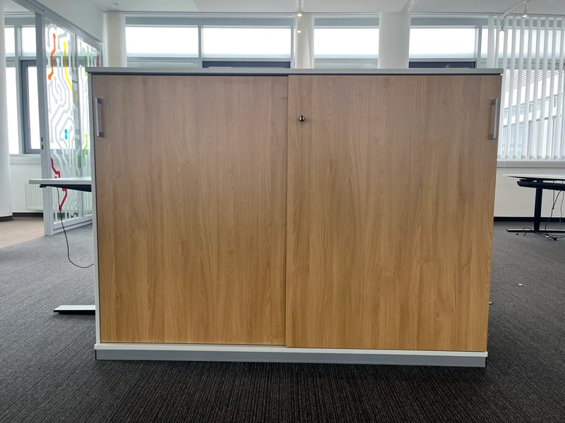Kinnarps Sideboard Grau / Eiche