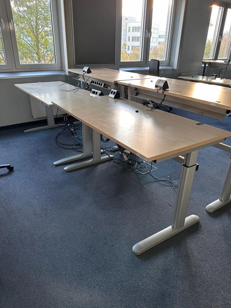 Ceka Elektrisch höhenverstellbarer Schreibtisch Ahorn