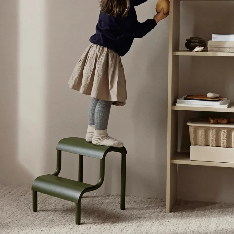 Tritthocker Up Step Stool Grün - ferm LIVING