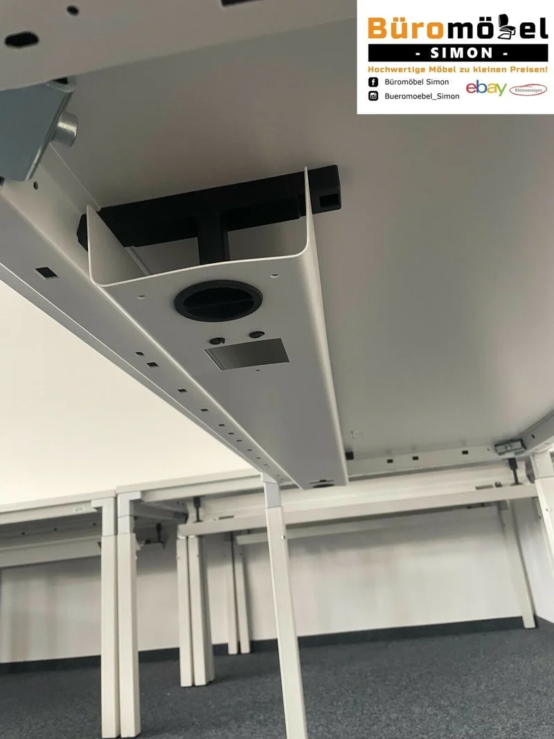 Steelcase manuell Höhenverstellbarer Schreibtisch Weiß