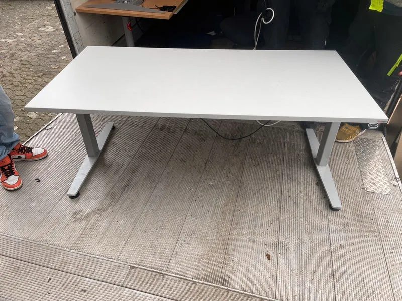 Rösch elektrisch höhenverstellbarer Schreibtisch Lichtgrau 200 x 80 cm