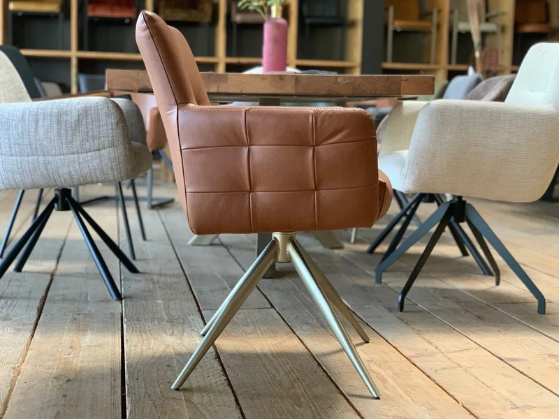 Moderner Lederstuhl drehbar 119T