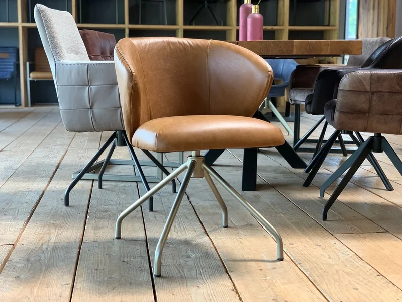 Moderner Lederstuhl drehbar 203D
