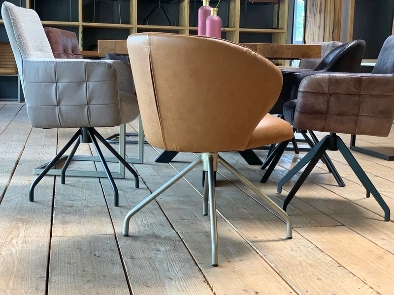 Moderner Lederstuhl drehbar 203D