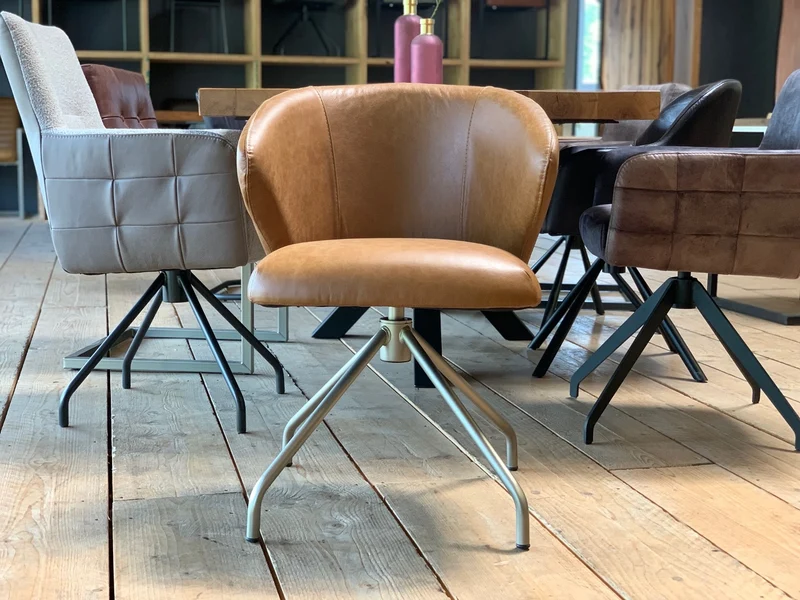 Moderner Lederstuhl drehbar 203D