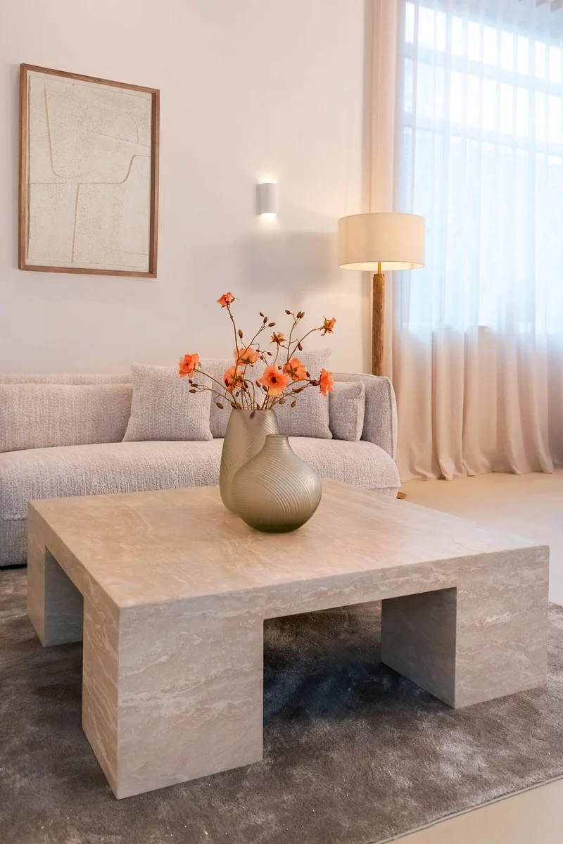 Alexander Jones Couchtisch Biltmore Italienischer beigefarbener Travertin