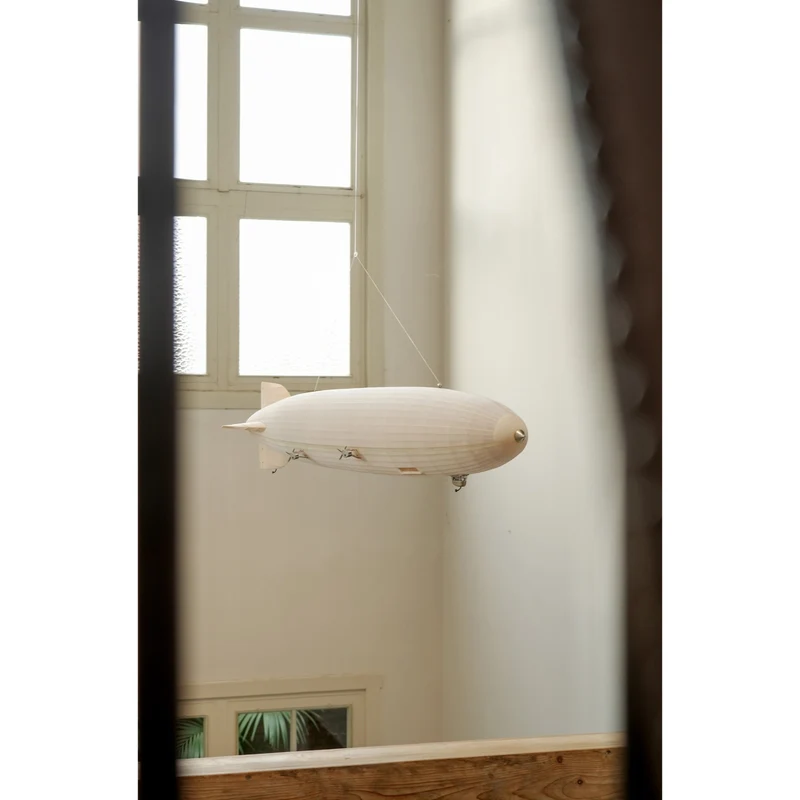 Authentic Models Großer Zeppelin Transparent