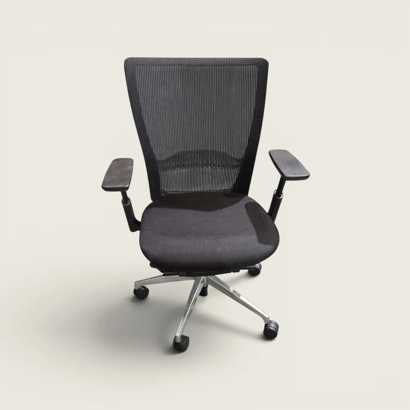 Saxen: Mesh Back Task Chair - Refurbished