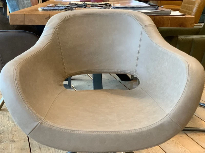 Drehbarer Lederstuhl 182D