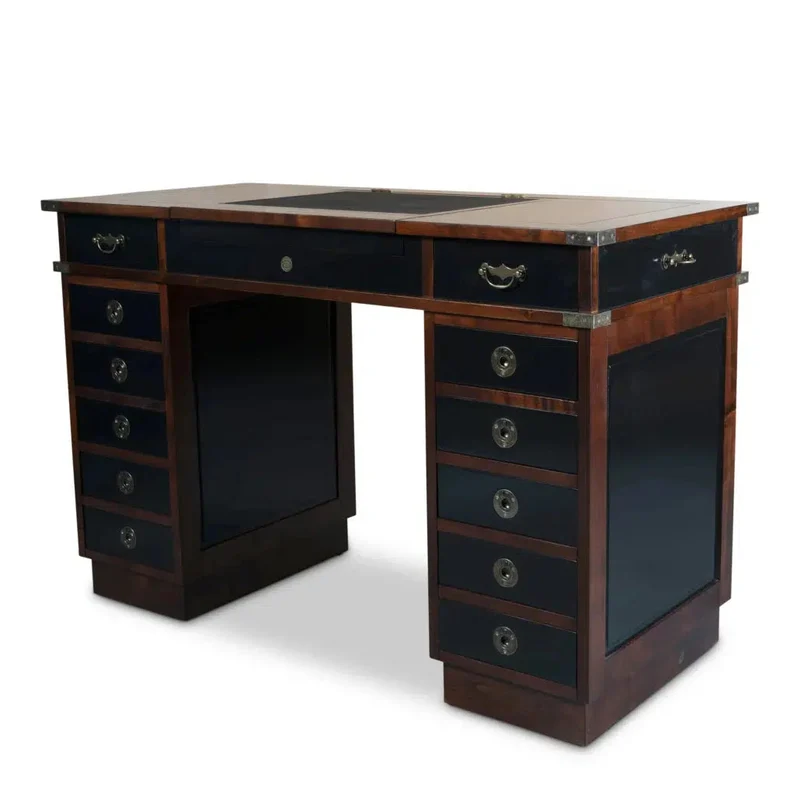 Authentic Models TRAVEL DESK ‘MADRAS’