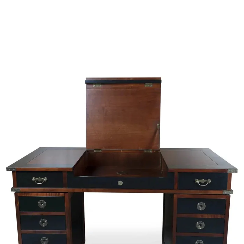Authentic Models TRAVEL DESK ‘MADRAS’