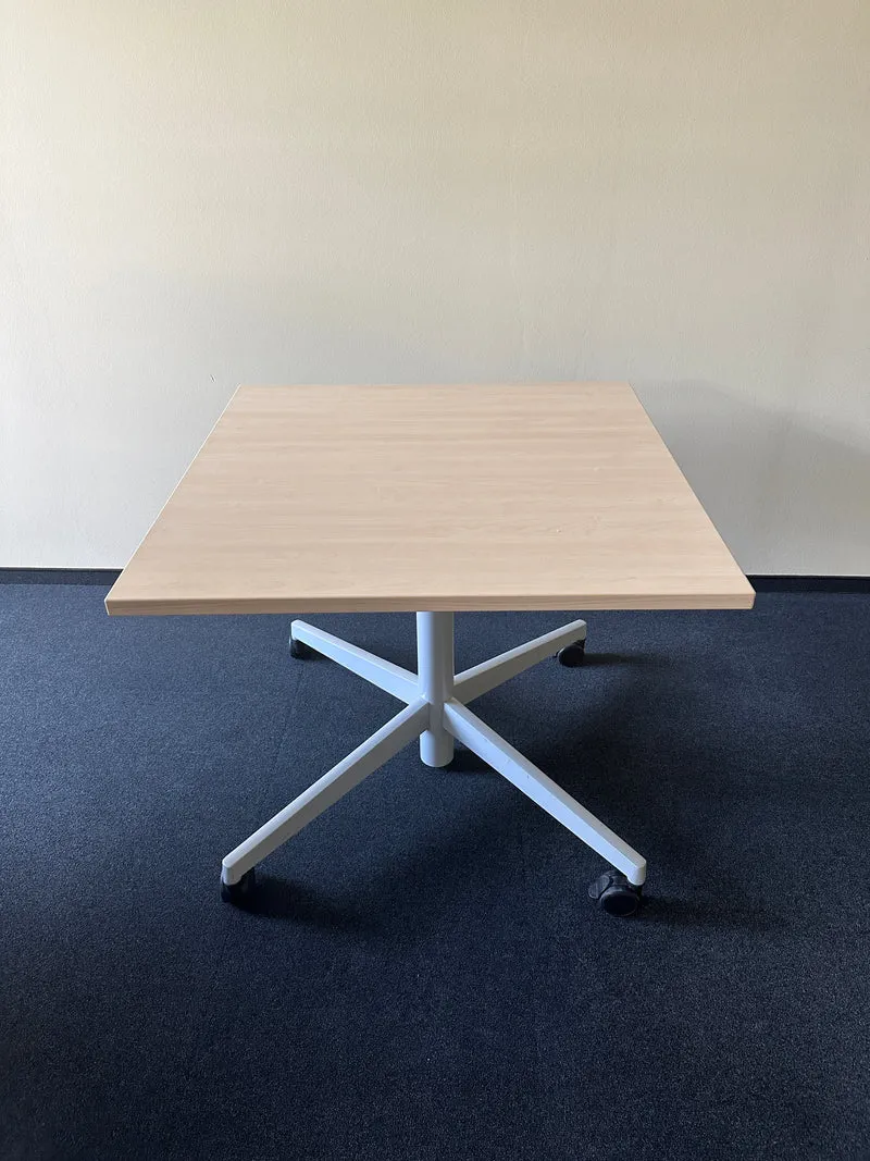 Steelcase Lift-up-Tisch