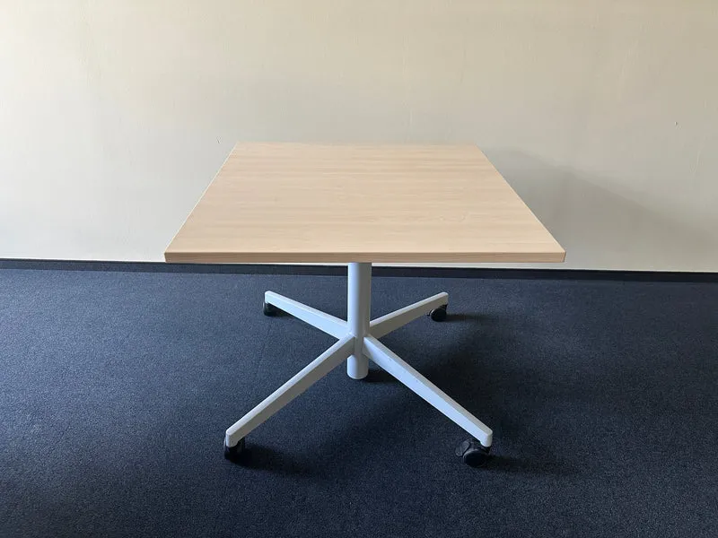 Steelcase Lift-up-Tisch