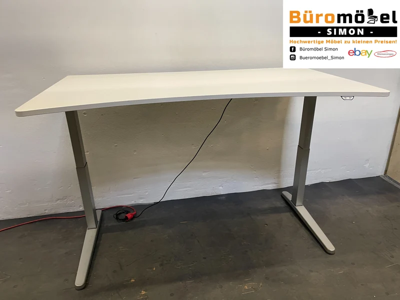Steelcase elektrisch Höhenverstellbarer Cockpitschreibtisch Weiß / Lichtgrau