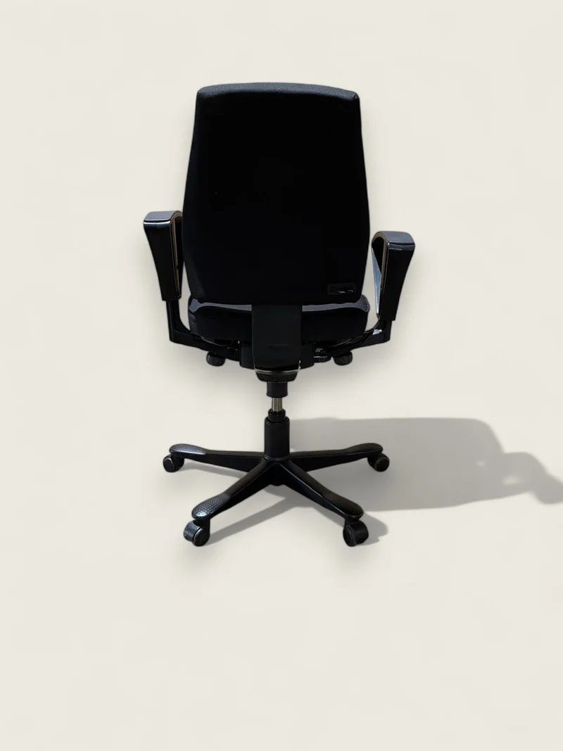 Kinnarps: Black Task Chair - Refurbished