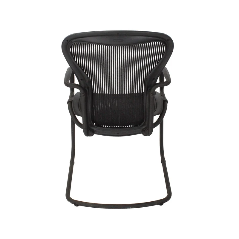 Herman Miller: Aeron Cantilever Visitor Chair in Graphite - Refurbished