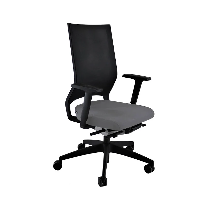 Sedus: Quarterback Task Chair in Grey Fabric with a Black Mesh Back - Refurbished