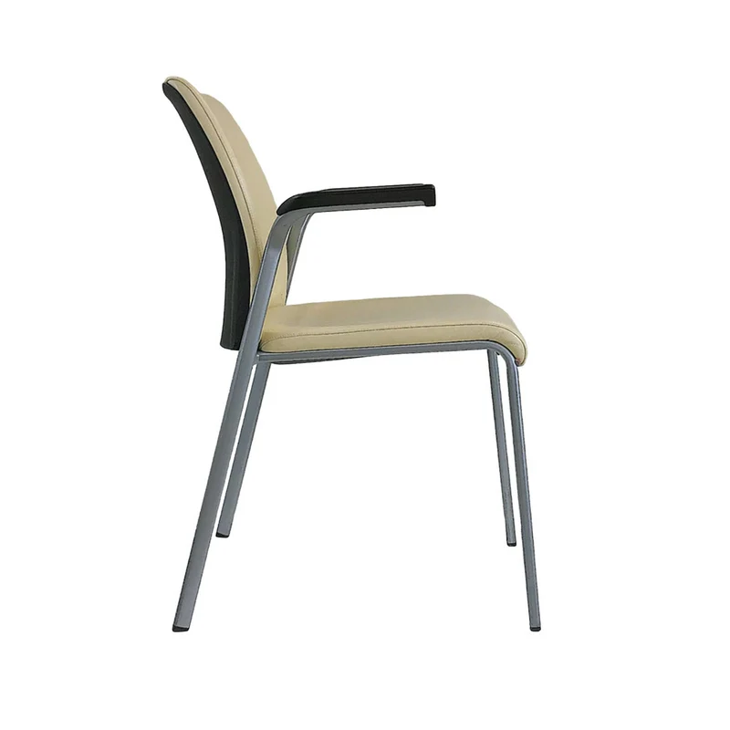 Steelcase: Stacking Chair in Original Cream Leather - Refurbished