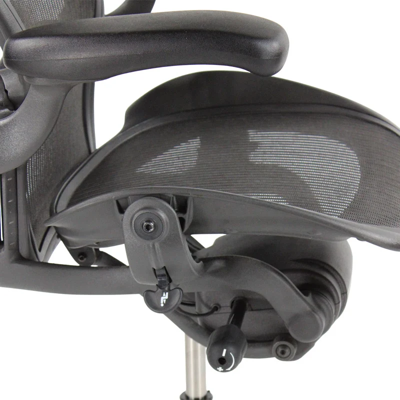 Herman Miller: Aeron Size B Full House with Headrest in Graphite - Refurbished