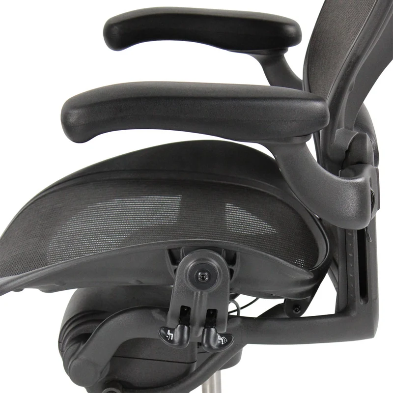 Herman Miller: Aeron Size B Full House with Headrest in Graphite - Refurbished