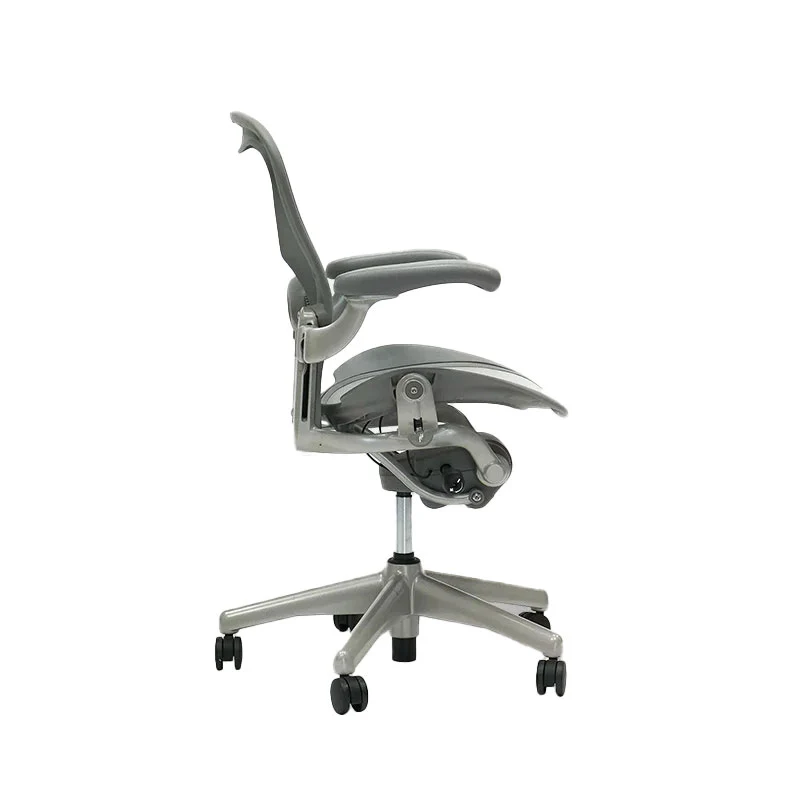 Herman Miller: Aeron Size B Silver Back Tilt - Refurbished