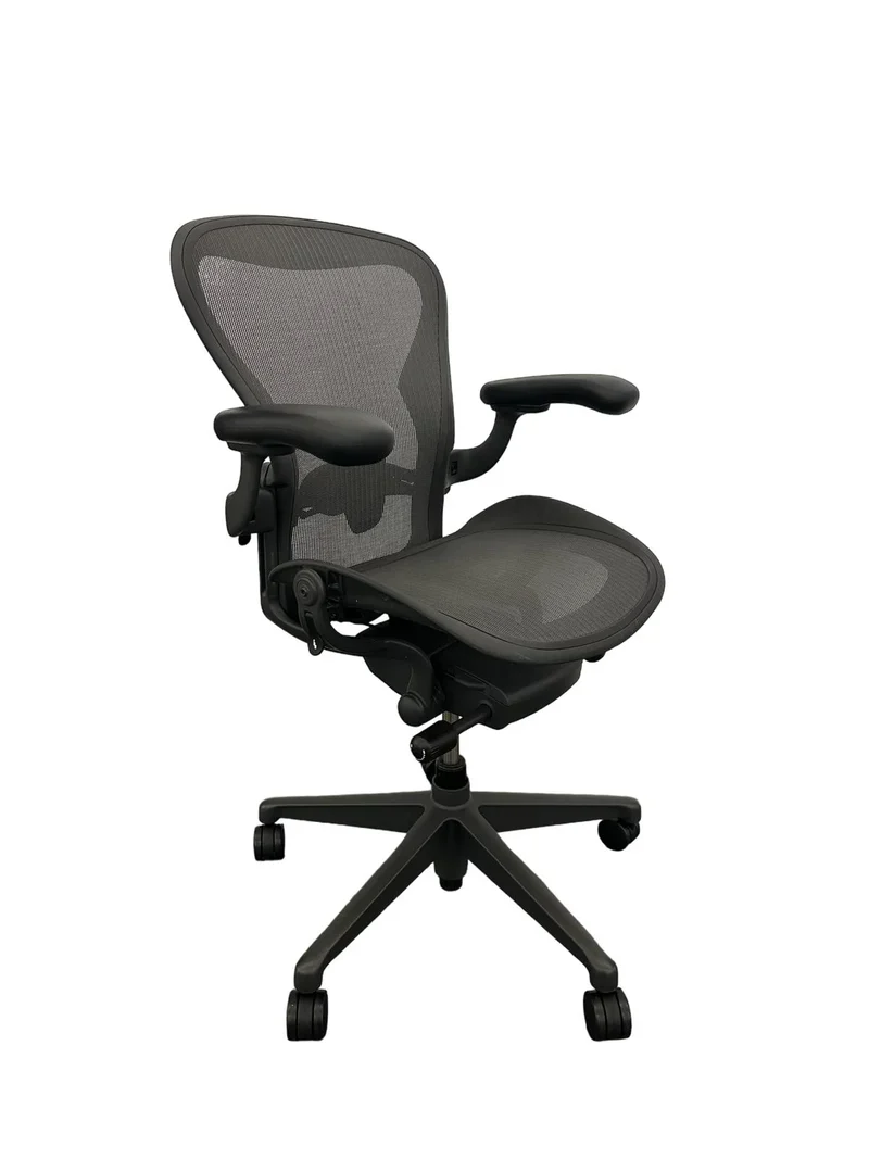 Herman Miller: Size B Aeron Remastered - Refurbished