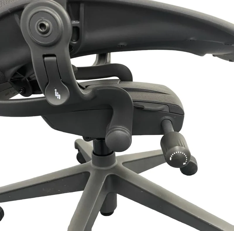 Herman Miller: Size B Aeron Remastered - Refurbished